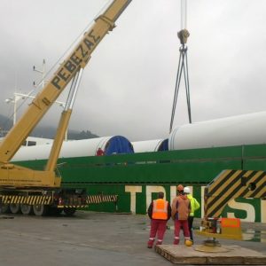 Ζητούνται Χειριστής μηχανημάτων έργου και Οδηγός φορτηγού στη «Ρεβεζάς Γερανοί - Μεταφορές ΕΠΕ»