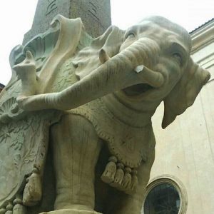 Βανδάλισαν ιστορικό γλυπτό στη Ρώμη: Άγνωστοι έσπασαν τον χαυλιόδοντα του «Μικρού Ελέφαντα» - Δείτε βίντεο