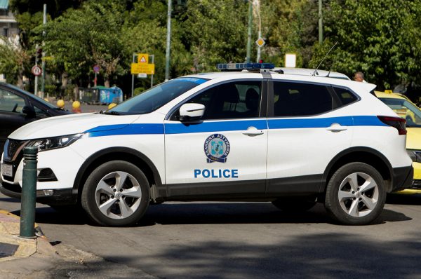 Λουτράκι: Η μητέρα και 2 φίλοι του 17χρονου φερόμενου δράστη προσήχθησαν για την αιματηρή συμπλοκή