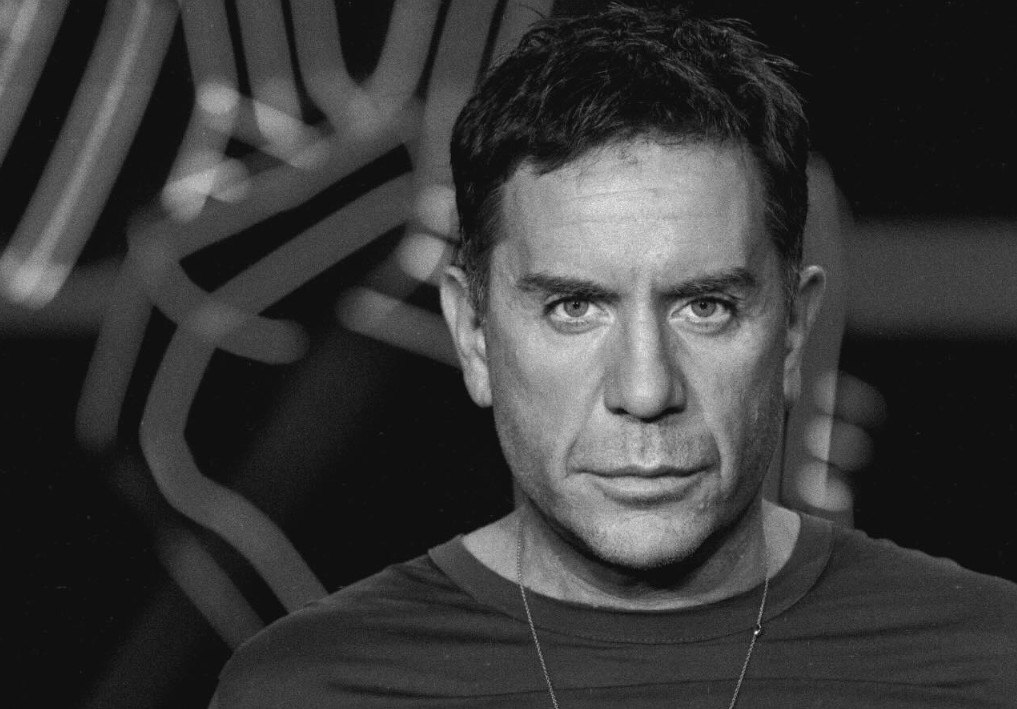 Γιώργος Μαζωνάκης: Μεταφέρθηκε εσπευσμένα στο νοσοκομείο με έντονους πόνους και πυρετό