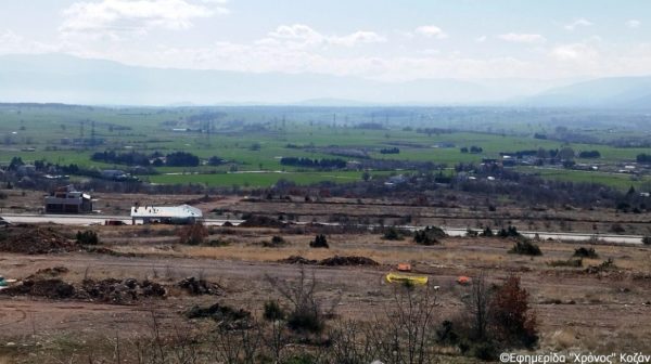 Το ελληνικό χωριό με τα 13 σπίτια και τους ελάχιστους κατοίκους που έμεινε στη... μέση