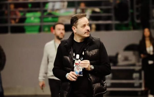 Αλέξανδρος Τσουβέλας: Διάβασα το βιβλίο του Αλέξη Τσίπρα, σκέφτηκα να κάνω κι εγώ την «Άρτα» ή «Λιόσια»