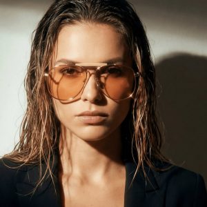 Καλοκαίρι 2026: Οι 4 τάσεις στα γυαλιά ηλίου που θα βλέπετε παντού (και πού θα τις βρείτε οικονομικά)