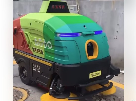 Η καθαριότητα σε άλλο επίπεδο: Αυτόματες ρομποτικές σκούπες κατακτούν τους δρόμους της Κίνας