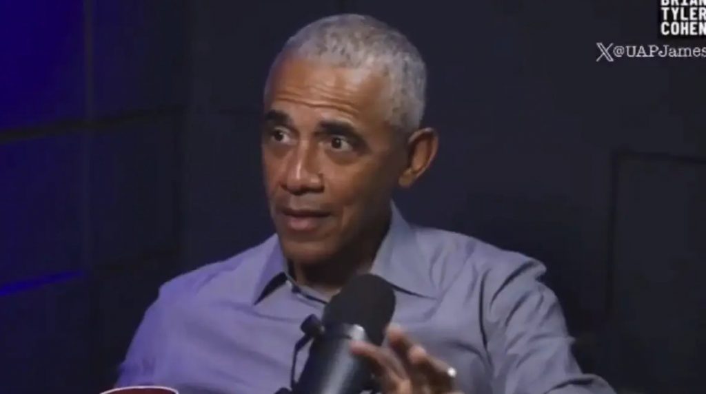 Ο Ομπάμα ρωτήθηκε για τους εξωγήινους, απάντησε «ναι, είναι αληθινοί» και προκάλεσε φρενίτιδα!