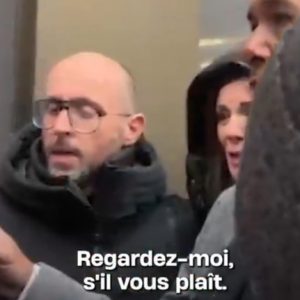 Κραν Μοντανά: Συγγενείς θυμάτων λίντσαραν τους ιδιοκτήτες του μπαρ – «Σκοτώσατε τον γιο μου, θα το πληρώσετε»