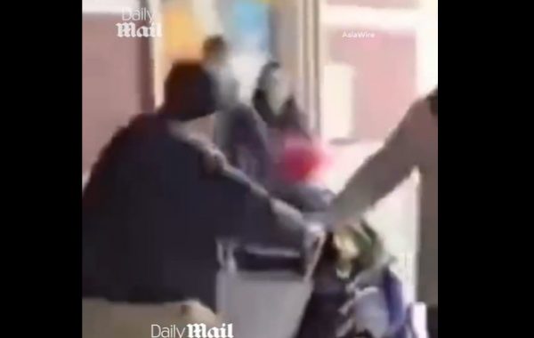 Χαμός έξω από νοσοκομείο: Συγγενείς άρπαξαν ηλικιωμένο 102 ετών, για να μη γράψει την περιουσία στη νέα σύζυγό του