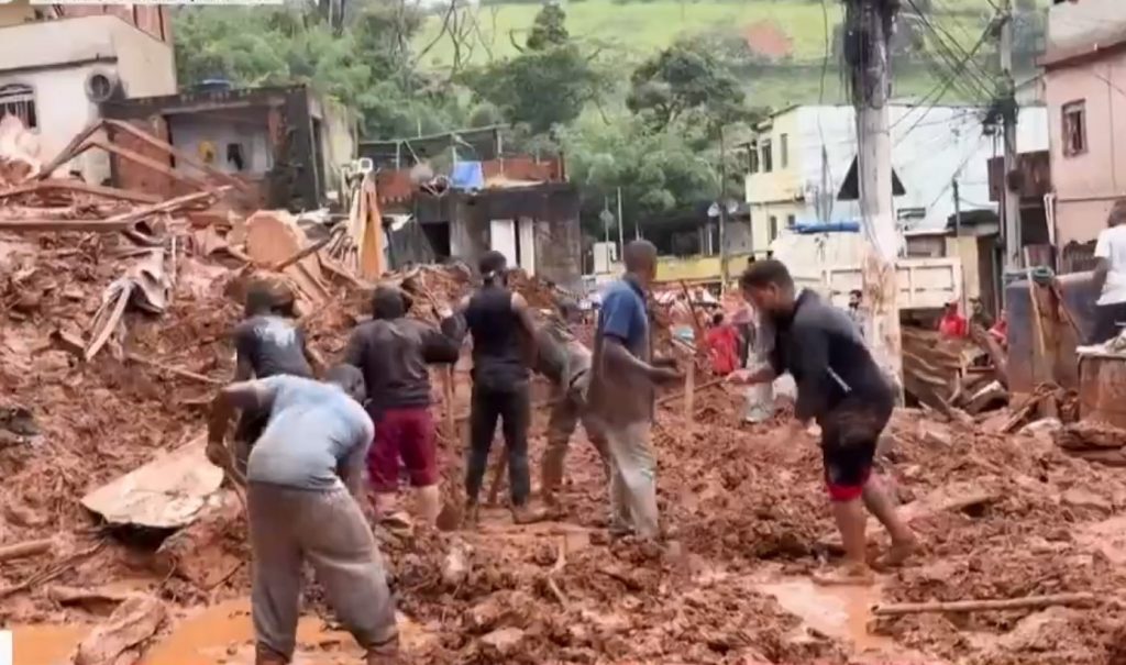 Βραζιλία: 29 νεκροί και πολλοί αγνοούμενοι από κατολισθήσεις – Εικόνες καταστροφής από τόνους λάσπης και ισοπεδωμένα κτίρια