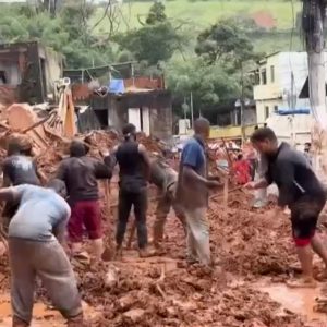 Βραζιλία: 29 νεκροί και πολλοί αγνοούμενοι από κατολισθήσεις – Εικόνες καταστροφής από τόνους λάσπης και ισοπεδωμένα κτίρια