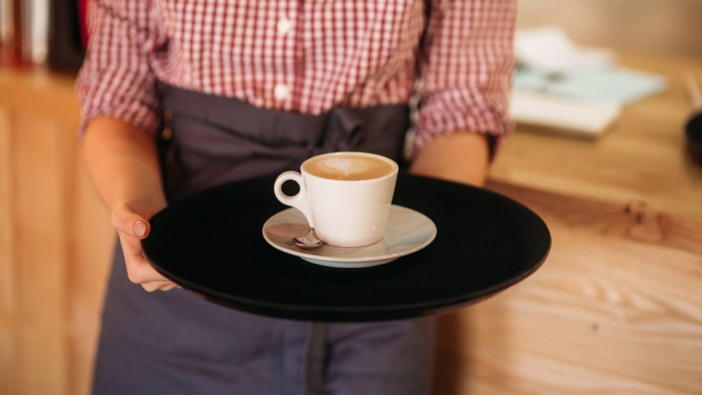 Η καφετέρια "Ginger" αναζητά σερβιτόρο - σερβιτόρα