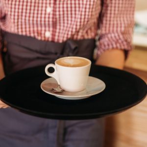 Η καφετέρια "Ginger" αναζητά σερβιτόρο - σερβιτόρα