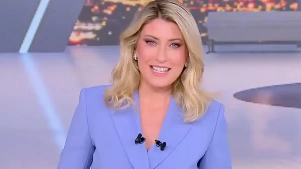 Σία Κοσιώνη: Είμαι πάρα πολύ χαρούμενη που επιστρέφω επιτέλους κοντά σας – Τα πρώτα λόγια στο δελτίο μετά την περιπέτεια υγείας