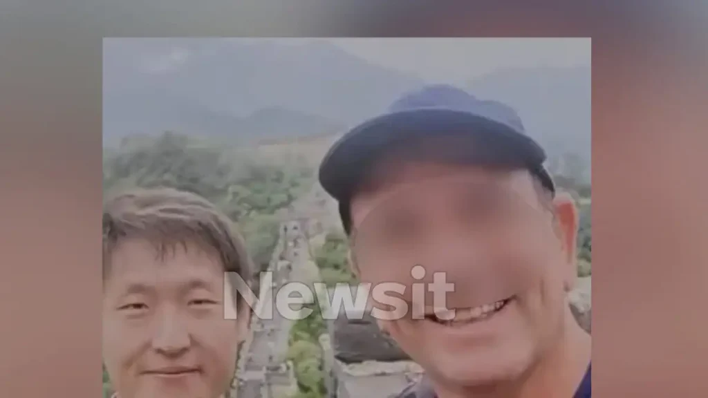 Ο σμήναρχος – κατάσκοπος έβγαζε σέλφι χαμογελώντας με τους Κινέζους που τον στρατολόγησαν