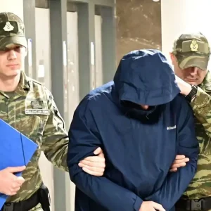 Ο σμήναρχος πήρε 25.000 ευρώ από τον «Στίβεν» - Ζήτησε ο ίδιος την προφυλάκισή του και δηλώνει μετανιωμένος