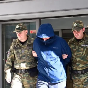 Το ραντεβού του σμήναρχου με τον Κινέζο σύνδεσμό του στην Αθήνα, οι σχέσεις με απόστρατους και οι συγγενείς που «πέφτουν από τα σύννεφα»