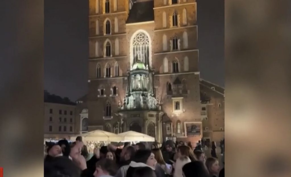 Viral στο TikTok βίντεο από την Πολωνία με τραγούδι του Γιώργου Μαζωνάκη -Όλοι χορεύουν τo «Τι σου έχω κάνει»