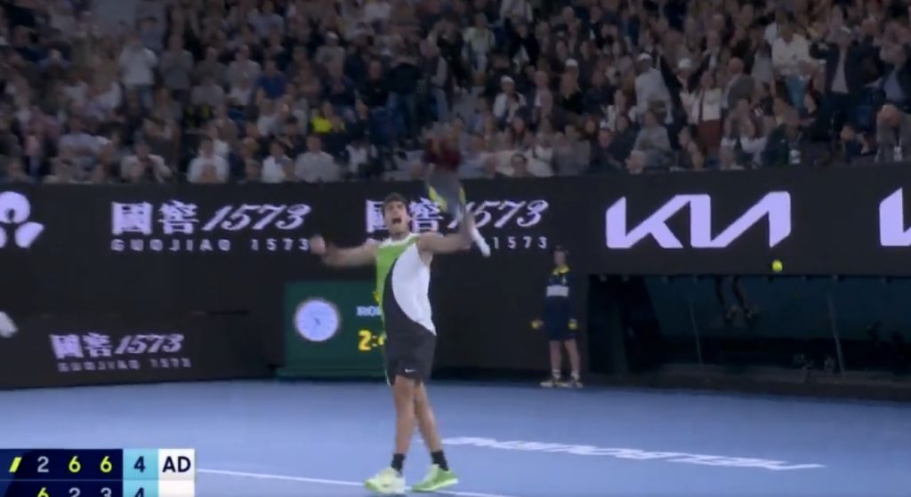 O Αλκαράθ νέος βασιλιάς στο Australian Open, 3-1 σετ με ανατροπή τον Τζόκοβιτς, βίντεο