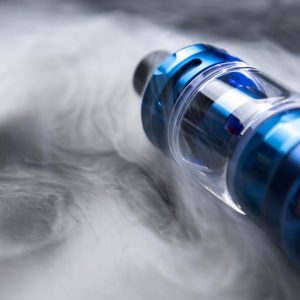 Νέα μελέτη καταδεικνύει τις παρενέργειες των ηλεκτρονικών τσιγάρων