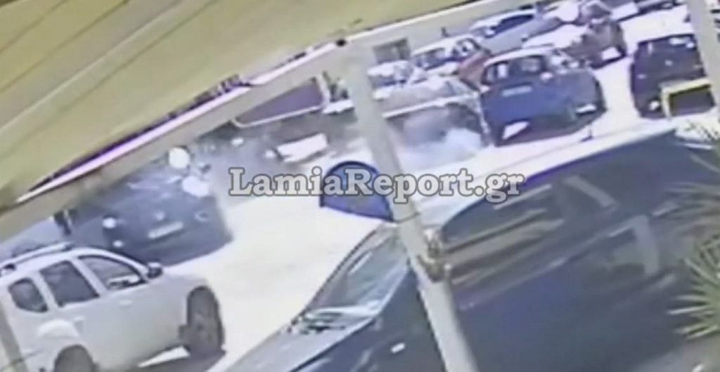 Λαμία: Έτσι έγινε το τροχαίο με την καραμπόλα στο κέντρο της πόλης - Δείτε τι κατέγραψαν οι κάμερες