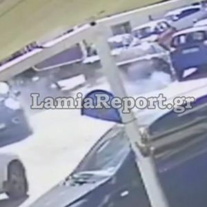 Λαμία: Έτσι έγινε το τροχαίο με την καραμπόλα στο κέντρο της πόλης - Δείτε τι κατέγραψαν οι κάμερες