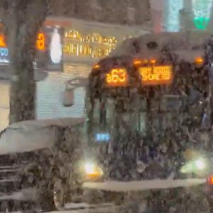 ΗΠΑ: Χιονοθύελλα «πάγωσε» τη Νέα Υόρκη και τη Βοστώνη – Ακυρώθηκαν πάνω από 5000 πτήσεις, αναμένεται επιδείνωση