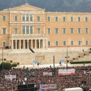 Τρία χρόνια μετά τα Τέμπη: Στο Σύνταγμα η κεντρική εκδήλωση, συγκεντρώσεις σε όλη τη χώρα, άγνωστη η στάση Καρυστιανού