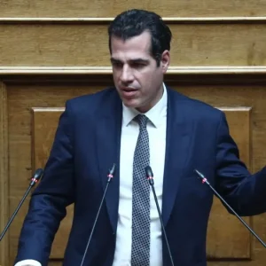 Θάνος Πλεύρης για την τραγωδία στη Χίο: Εμπιστεύομαι το Λιμενικό και όχι τους διακινητές