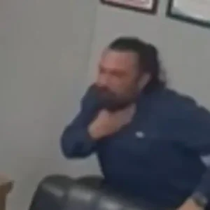 Τούρκος νοσηλευτής πνιγόταν την ώρα που έτρωγε: Έκανε τη λαβή Χάιμλιχ στον εαυτό του – «Δεν πανικοβλήθηκα καθόλου»