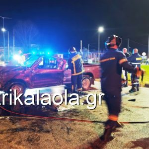 Σοβαρό τροχαίο με εγκλωβισμό του νεαρού οδηγού στα Τρίκαλα