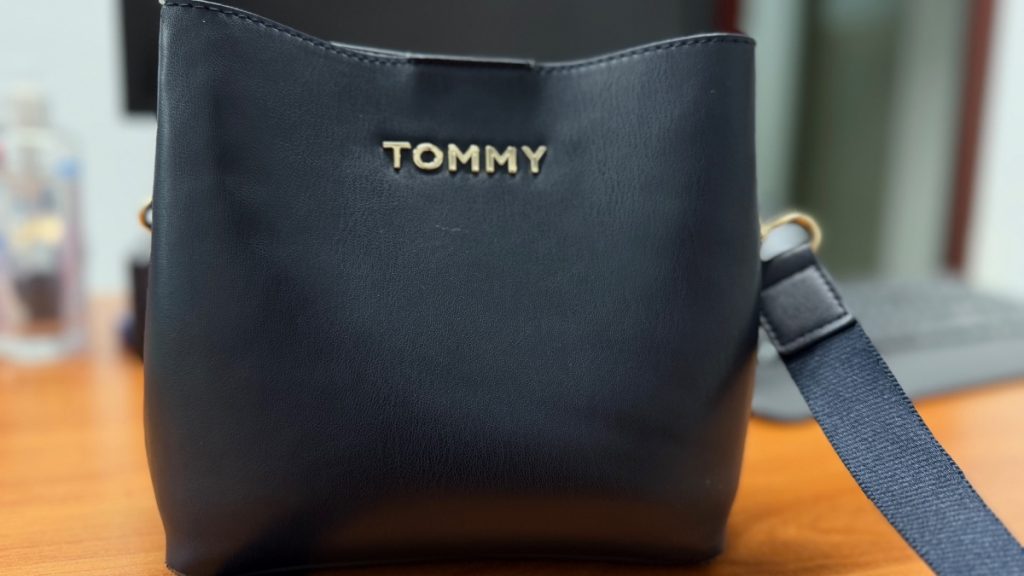 Βρέθηκε η τσάντα της φωτογραφίας