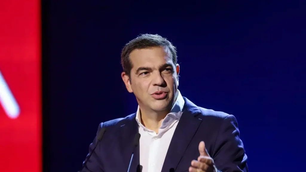 Αλέξης Τσίπρας: Να αγοράσει η Βουλή τις φωτογραφίες από την εκτέλεση της Καισαριανής