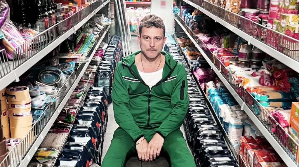 Ο Γιώργος Καραμίχος με την παράσταση Vanya την Κυριακή στη Λαμία