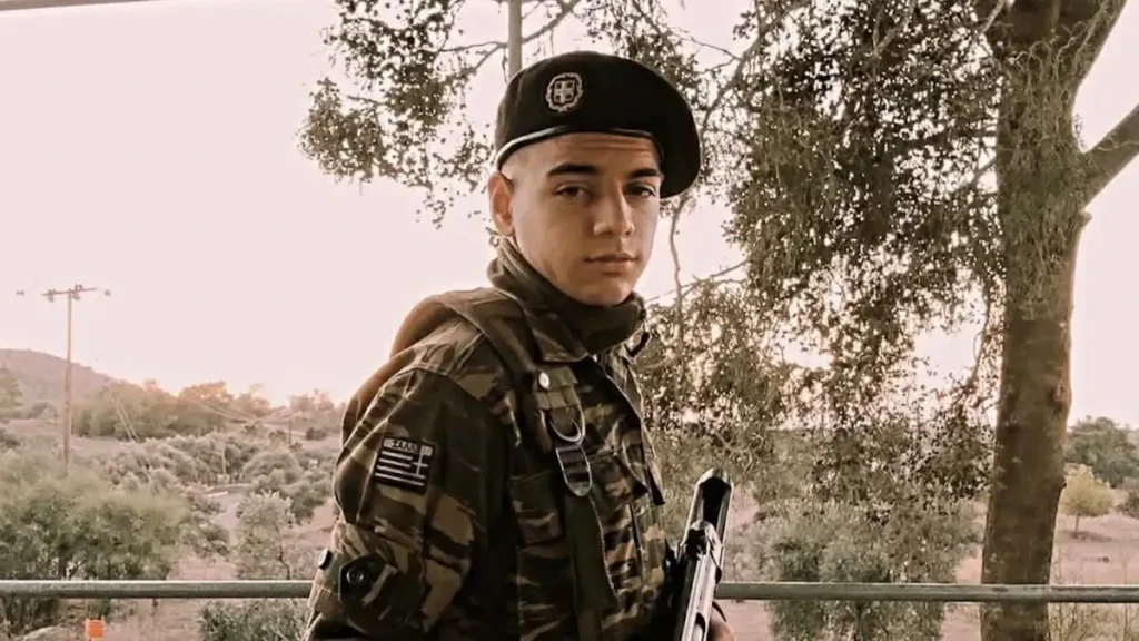 «Έμεινε στον τόπο ξεφορτώνοντας τον γερανό» - Συγκλονίζει ο πατέρας του 21χρονου που πέθανε από ηλεκτροπληξία μαζί με συνάδελφό του