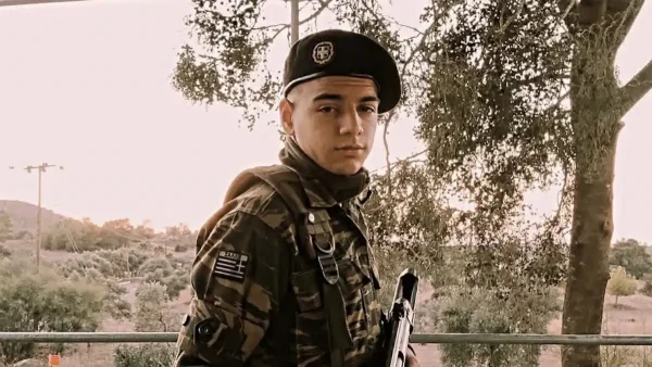 «Έμεινε στον τόπο ξεφορτώνοντας τον γερανό» - Συγκλονίζει ο πατέρας του 21χρονου που πέθανε από ηλεκτροπληξία μαζί με συνάδελφό του