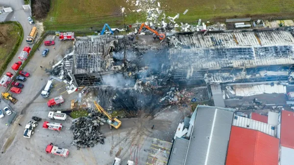 Βιολάντα: Διακόπηκαν προσωρινά οι έρευνες στο εργοστάσιο, φόβοι για νέα έκρηξη λόγω της μεγάλης διαρροής προπανίου