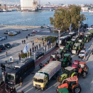 Με κομβόι στο λιμάνι Βόλου σήμερα αγρότες και κτηνοτρόφοι από τη Μαγνησία
