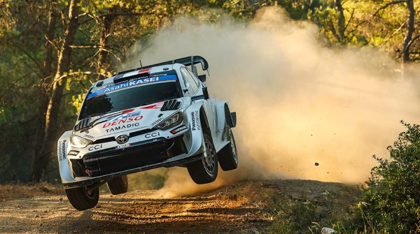 Από τις Ειδικές Διαδρομές στα χωράφια της Φθιώτιδας: Το DNA της Toyota Gazoo Racing στο νέο Hilux