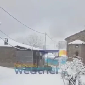 Στα λευκά «ντύθηκαν» Κοζάνη, Γρεβενά, Καστοριά και Φλώρινα – Μεγάλα προβλήματα στο οδικό δίκτυο της βόρειας Ελλάδας