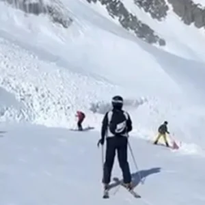 Χάος σε χιονοδρομικό κέντρο στην Γαλλία: Χιονοστιβάδα έπεσε πάνω στην πίστα - Σκιέρ θάφτηκαν από το χιόνι (ΒΙΝΤΕΟ)