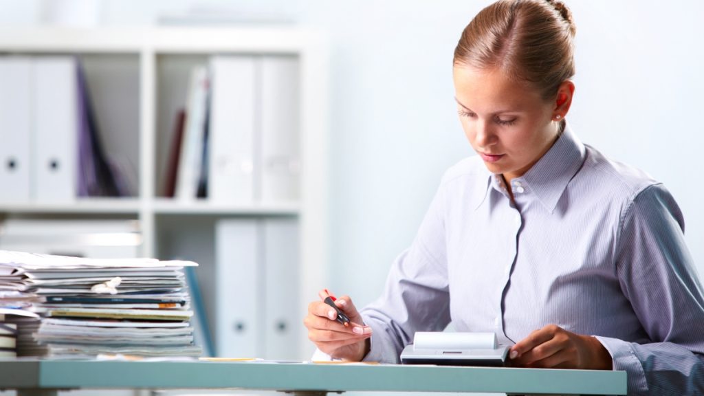 Ζητείται κοπέλα για εργασία ως υπάλληλος γραφείου