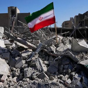 Σκηνές αποκάλυψης στην Τεχεράνη – Κατεστραμμένα ολόκληρα οικοδομικά τετράγωνα και άδειοι δρόμοι