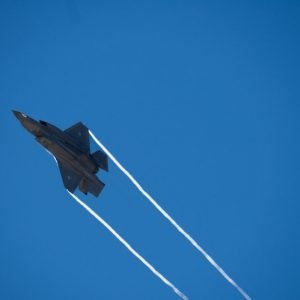 Πόλεμος στη Μ. Ανατολή: Nεκροί και οι έξι επιβαίνοντες στο αμερικανικό ιπτάμενο τάνκερ -Όλες οι εξελίξεις