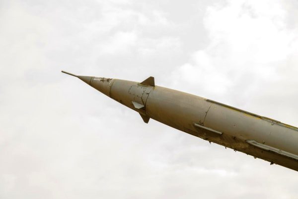 Στη βάση Ιντσιρλίκ της Τουρκίας κατευθυνόταν ο ιρανικός πύραυλος που αναχαιτίστηκε, λέει Αμερικανός αξιωματούχος στη WSJ