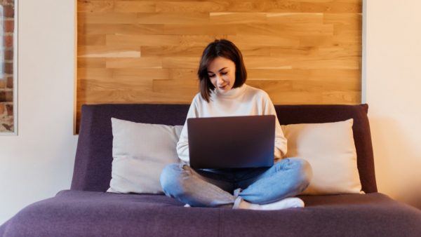 Εξοχική κατοικία: Έξυπνοι τρόποι διαχείρισης των πάγιων εξόδων όταν λείπεις