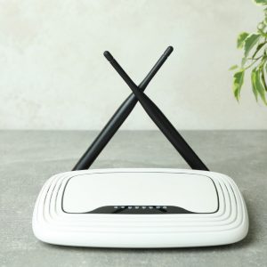 Wi-Fi: Γιατί συνιστούν την τοποθέτηση ενός κέρματος στην κορυφή του router και σε τι χρησιμεύει