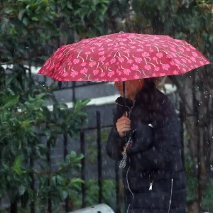 Αλλαγή σκηνικού με τοπικές βροχές και καταιγίδες - Στους 20 βαθμούς η θερμοκρασία