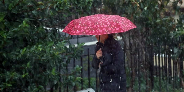 Αλλαγή σκηνικού του καιρού με τοπικές βροχές και καταιγίδες - Στους 20 βαθμούς η θερμοκρασία