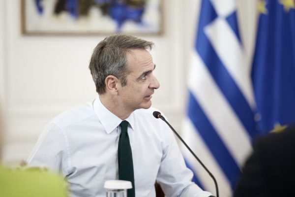 Μητσοτάκης: Ενημερώθηκε από τις πρεσβείες και τα προξενεία για την κατάσταση στη Μέση Ανατολή