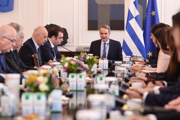 Φουντώνουν παρασκηνιακά οι συζητήσεις για πρόωρες εκλογές στη ΝΔ -Τι εισηγήσεις δέχεται ο Μητσοτάκης, όλο το παρασκήνιο
