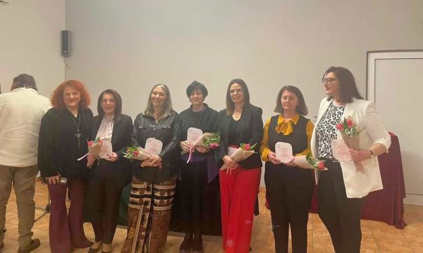 «20 χρόνια προσφέρουμε – Τιμούμε – Συνεχίζουμε»: Με επιτυχία η εκδήλωση του Πολιτιστικού Συλλόγου Μοσχοχωρίου